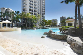 Self Contained Apartments at Chevron Renaissance - Privately Managed - Wow Stay